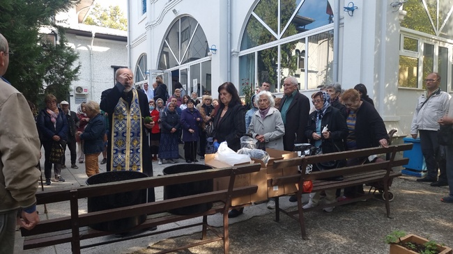 Плевенската църква „Света Параскева“ отбеляза Петковден с тържествена света литургия и курбан