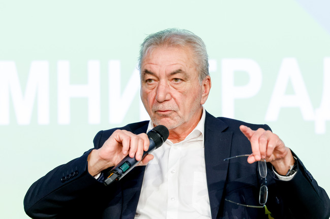 Министър Карадимов пред Общините: Сертифицирахме 18 проекта за 400 млн. лв. и 1600 нови работни места в 7 града 