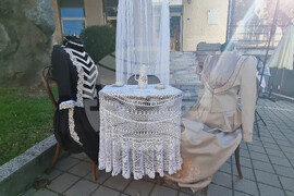 Брезник - възстановка на дюкяни от миналото