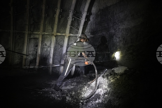 Румъния се подготвя за закриването на вековни мини за въглища в Долината на река Жиу