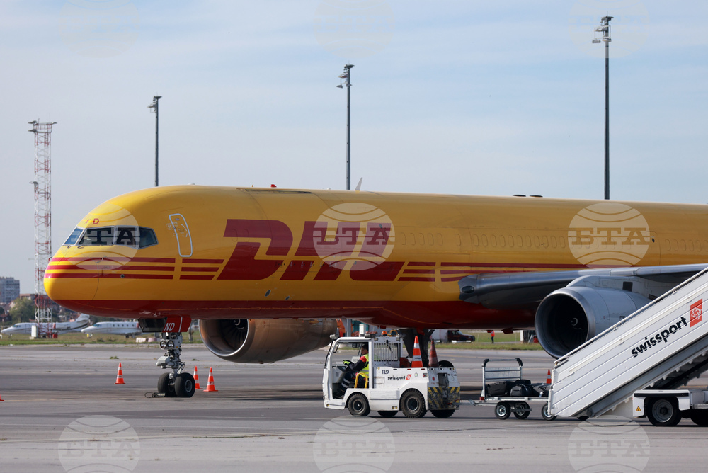 Ди Ейч Ел увеличава дивидентите и повишава прогнозите за финансовата 2026 г. въпреки понижаването на печалбата през четвъртото тримесечие