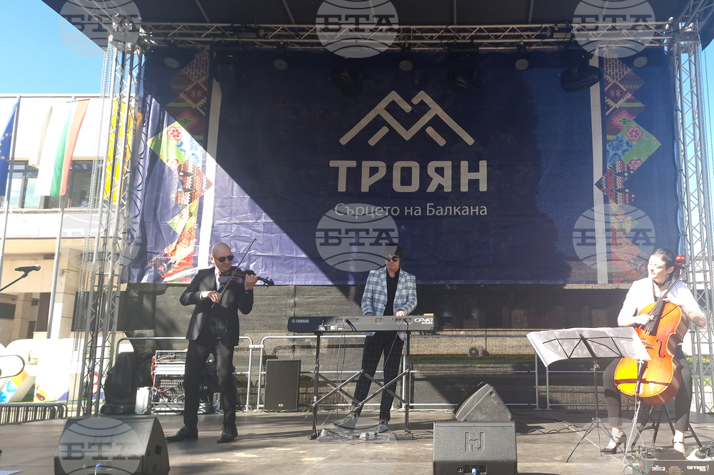 Троян - Петковден - празник на града