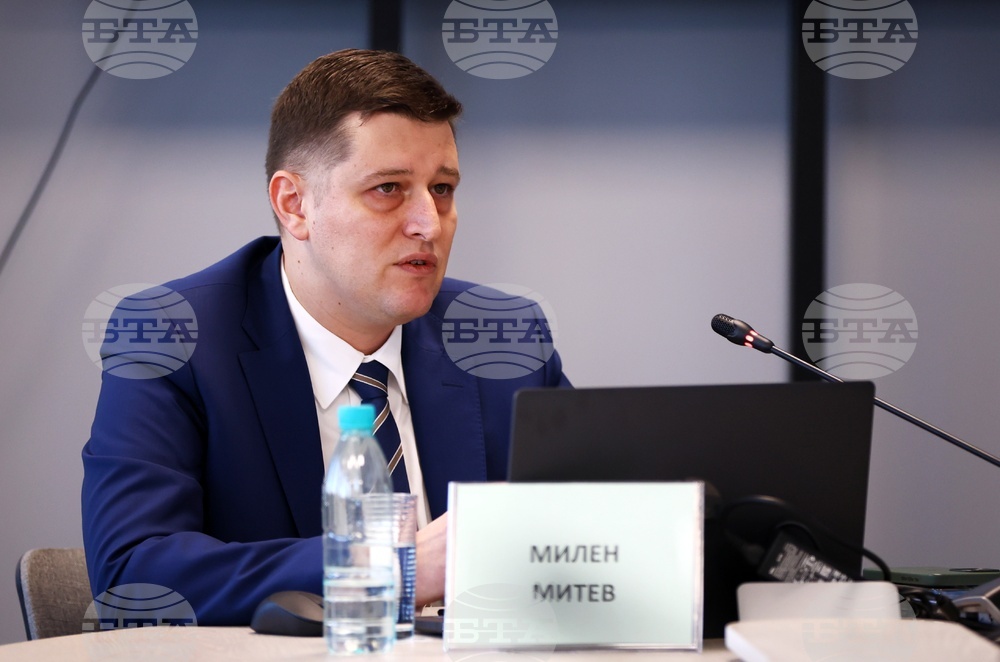 Основният проблем е въпросът с финансирането на БНР, но не с неговия размер, а – с модела му, каза Милен Митев пред СЕМ