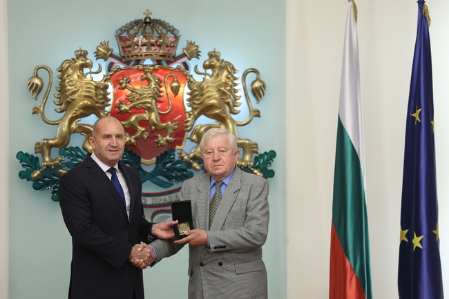 President Radev Awards Military Aviation Leaders with Badge of Honour Ahead of Air Force Day