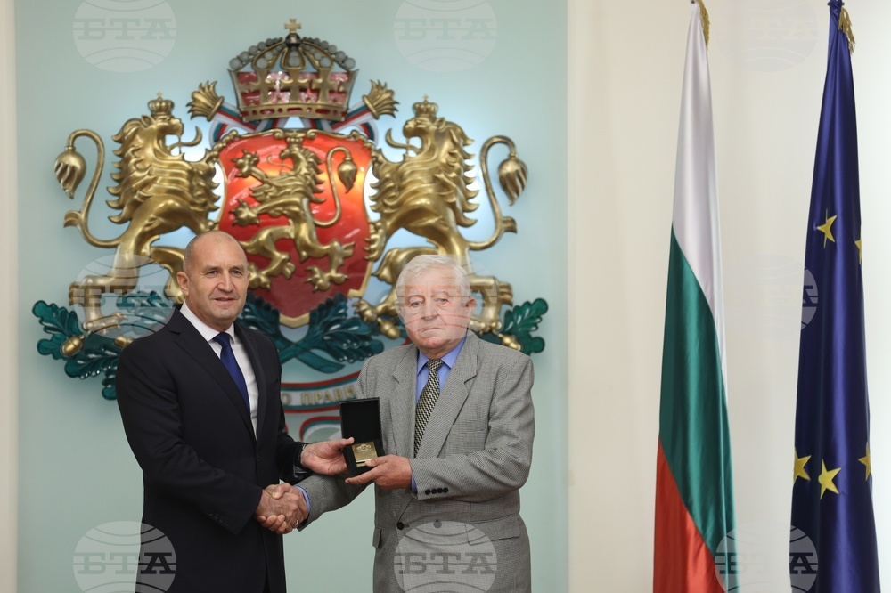 Румен Радев - дейци на военната авиация - отличия