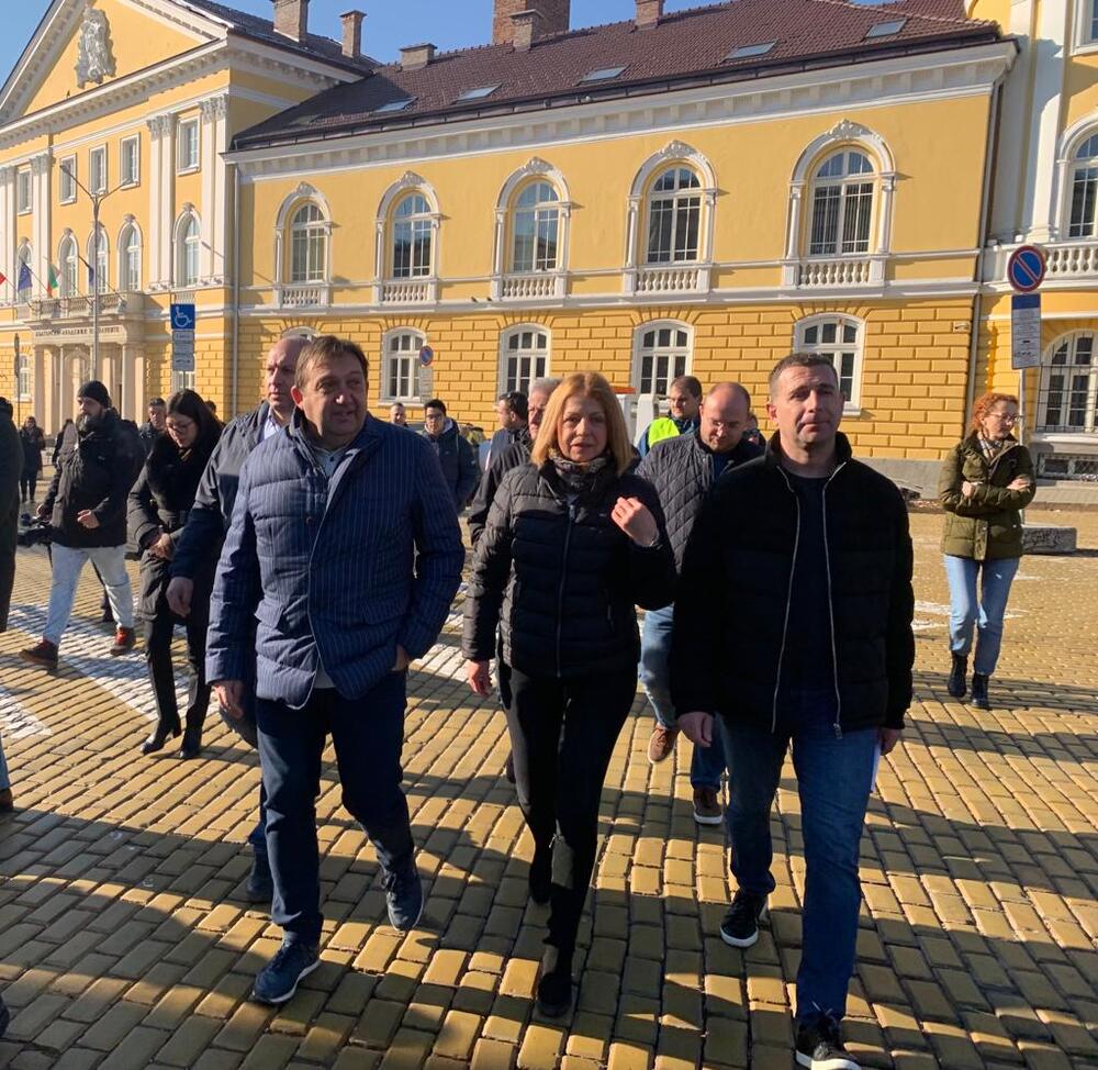 Министър Иван Шишков след инспекцията на жълтите павета в София: Проблемите се решават тогава, когато се признават