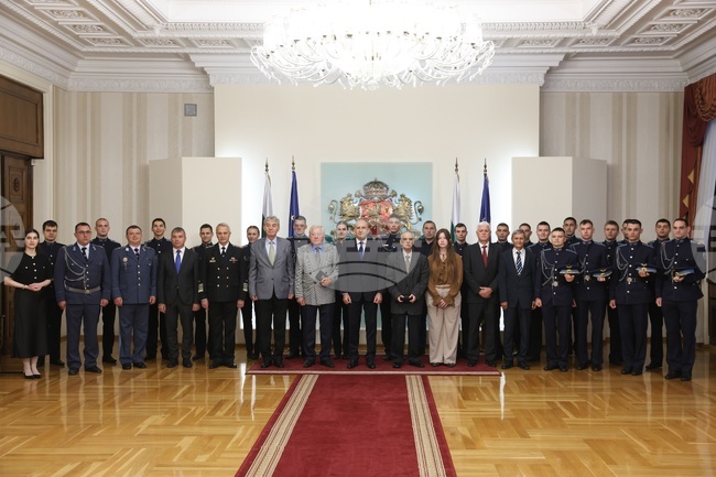 Румен Радев - дейци на военната авиация - отличия