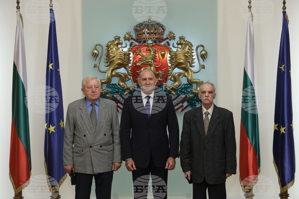 Румен Радев - дейци на военната авиация - отличия