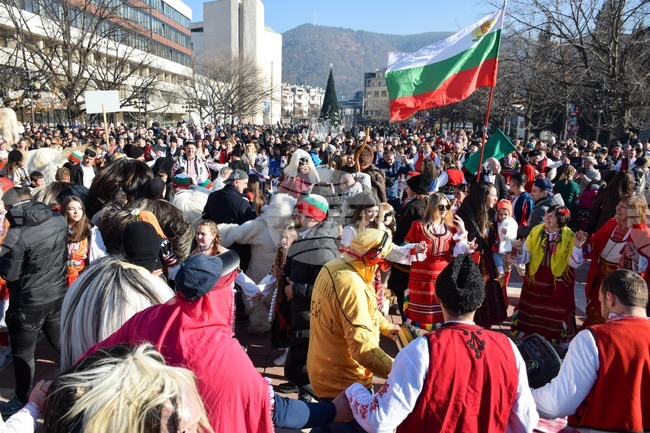 Кукери ще дефилират по централните улици на Благоевград във Фестивала на сурвакарските игри