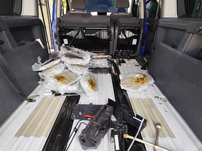 Гранични полицаи и митничари откриха голямо количество марихуана на ГКПП Лесово