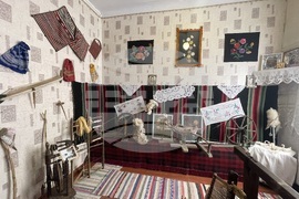 Украйна - Село Зализничне - Етнографски музей