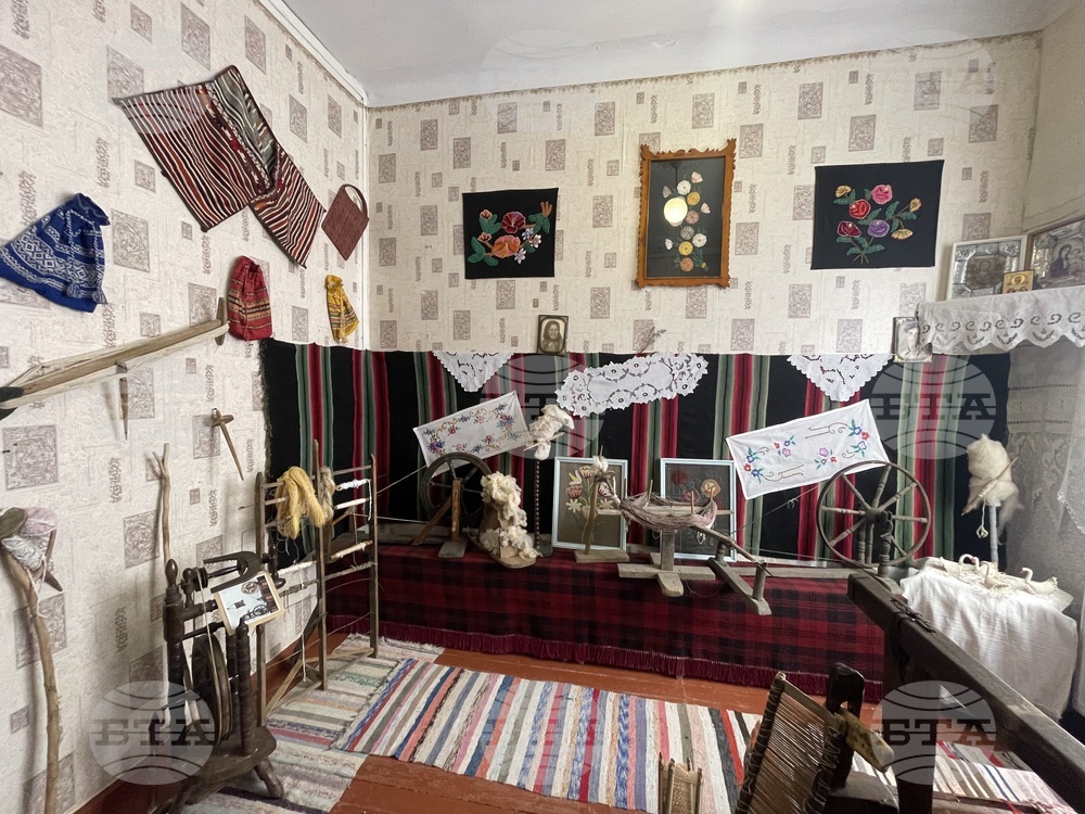 Украйна - Село Зализничне - Етнографски музей