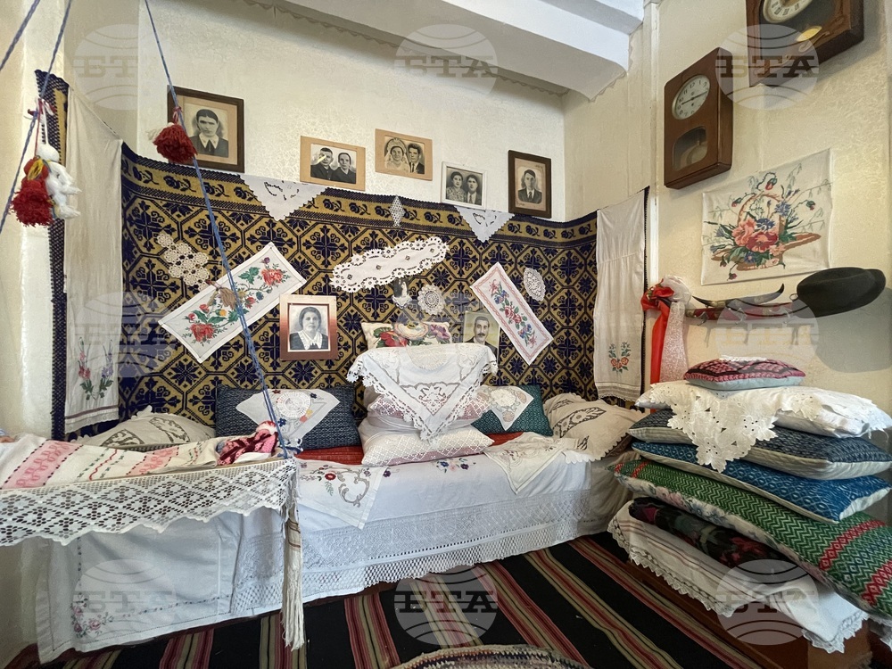 Украйна - Село Зализничне - Етнографски музей