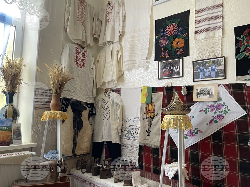 Украйна - Село Зализничне - Етнографски музей