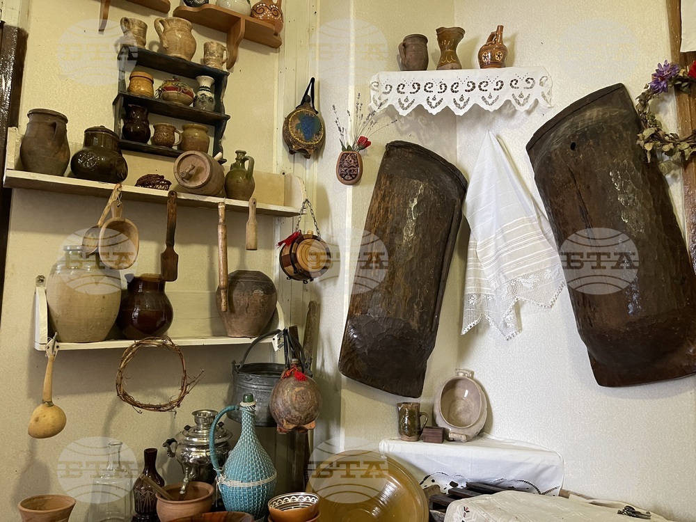 Украйна - Село Зализничне - Етнографски музей