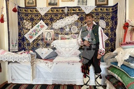 Украйна - Село Зализничне - Етнографски музей