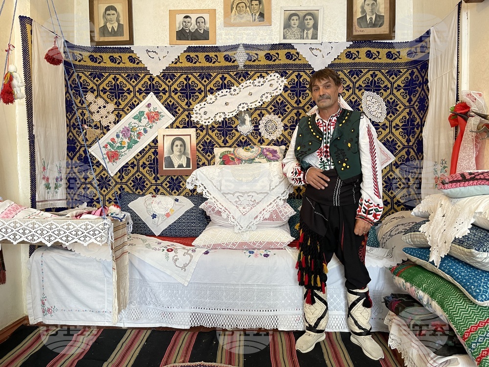 Украйна - Село Зализничне - Етнографски музей