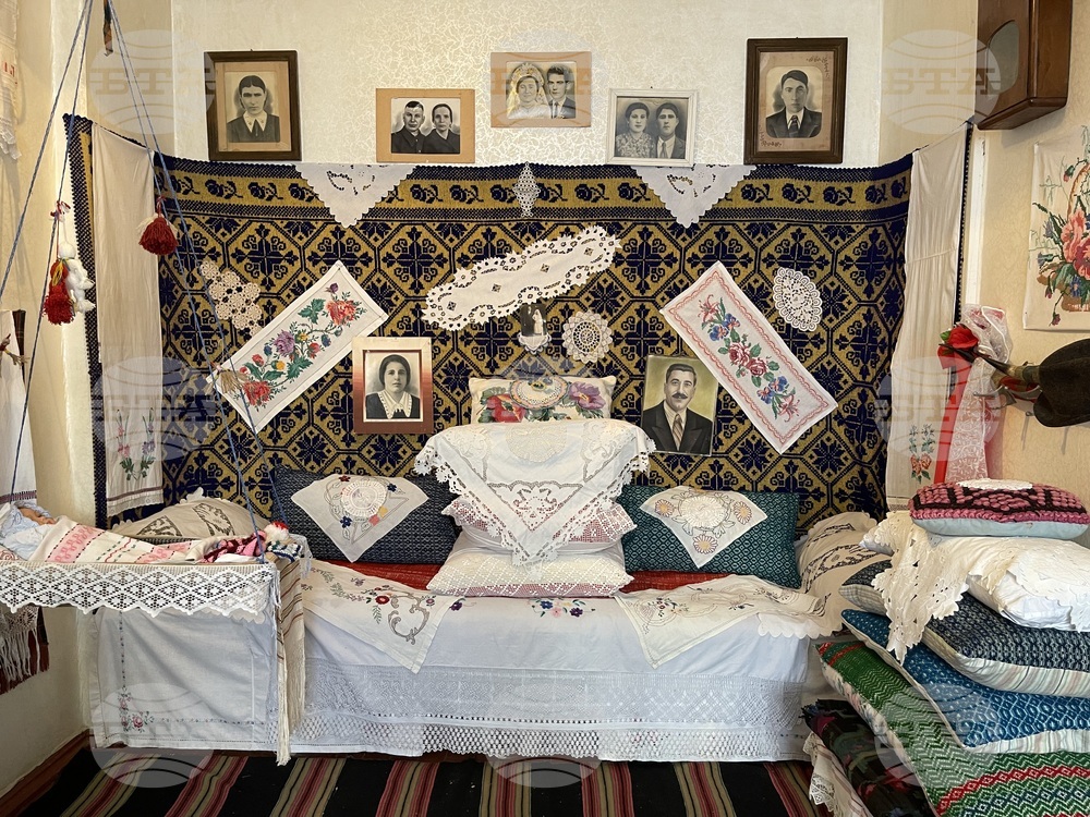 Украйна - Село Зализничне - Етнографски музей