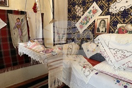 Украйна - Село Зализничне - Етнографски музей