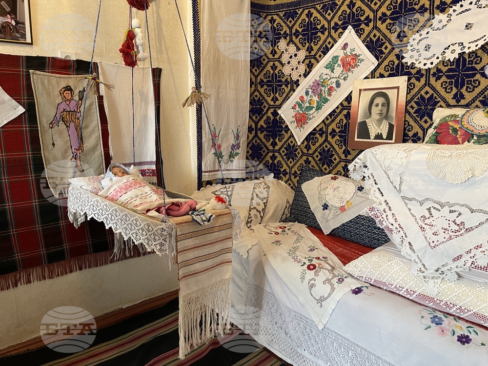 Украйна - Село Зализничне - Етнографски музей