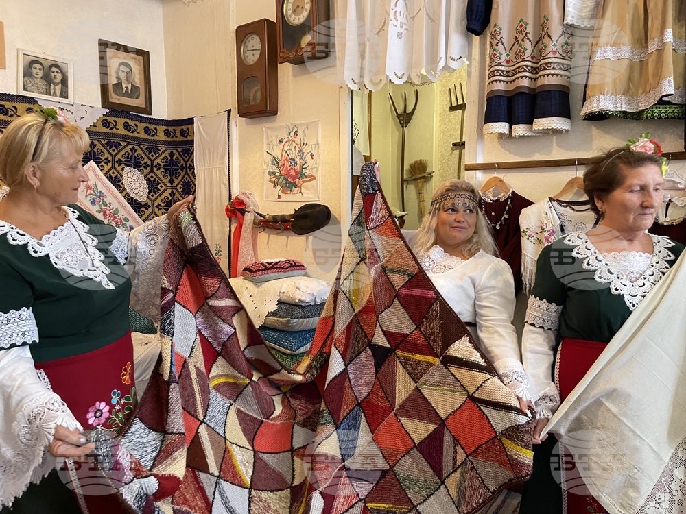 Украйна - Село Зализничне - Етнографски музей