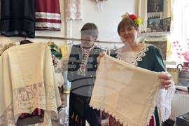 Украйна - Село Зализничне - Етнографски музей