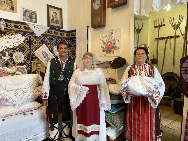 Туристическият информационен център в Болград представи видео екскурзия от етнографския музей „Бащина къща“ в село Зализничне, Украйна