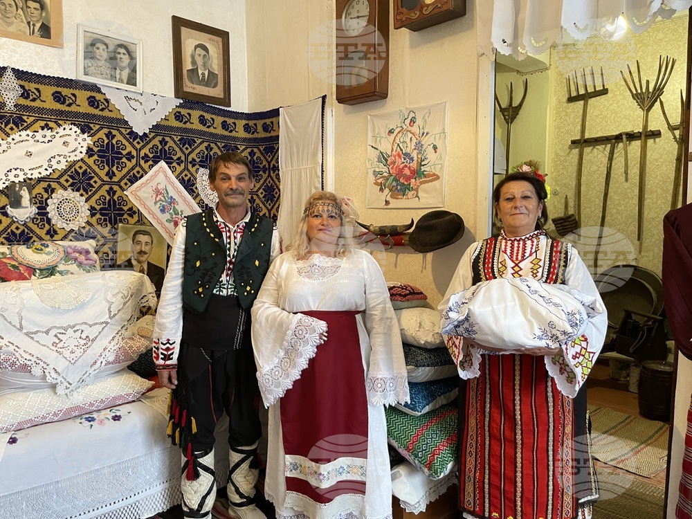 Украйна - Село Зализничне - Етнографски музей