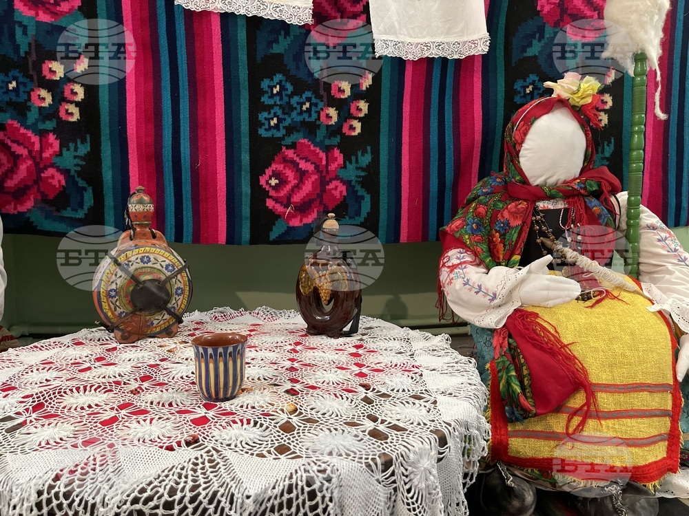 Украйна - Село Зализничне - Етнографски музей