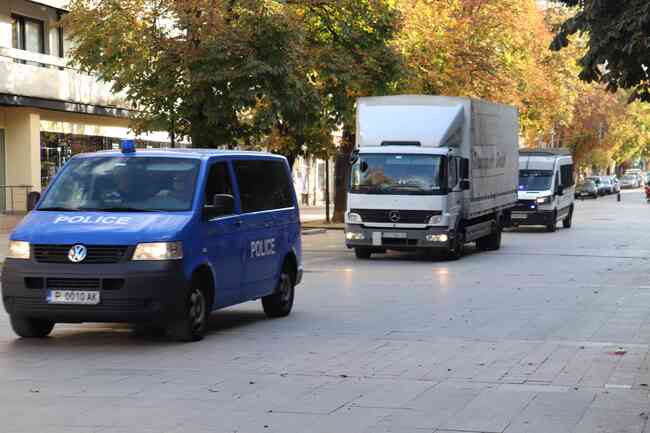 Областна администрация Русе: 197 000 бюлетини ще бъдат доставени за съхранение в Областната управа през утрешния ден