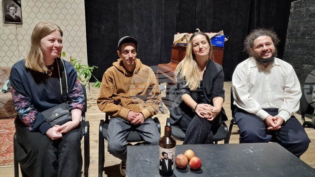 Шумен - театър - „Добрият човек от Шумен“ - премиера