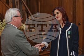 Посолство на Франция - Диана Добрева - орден „Рицар на изкуствата и литературата“