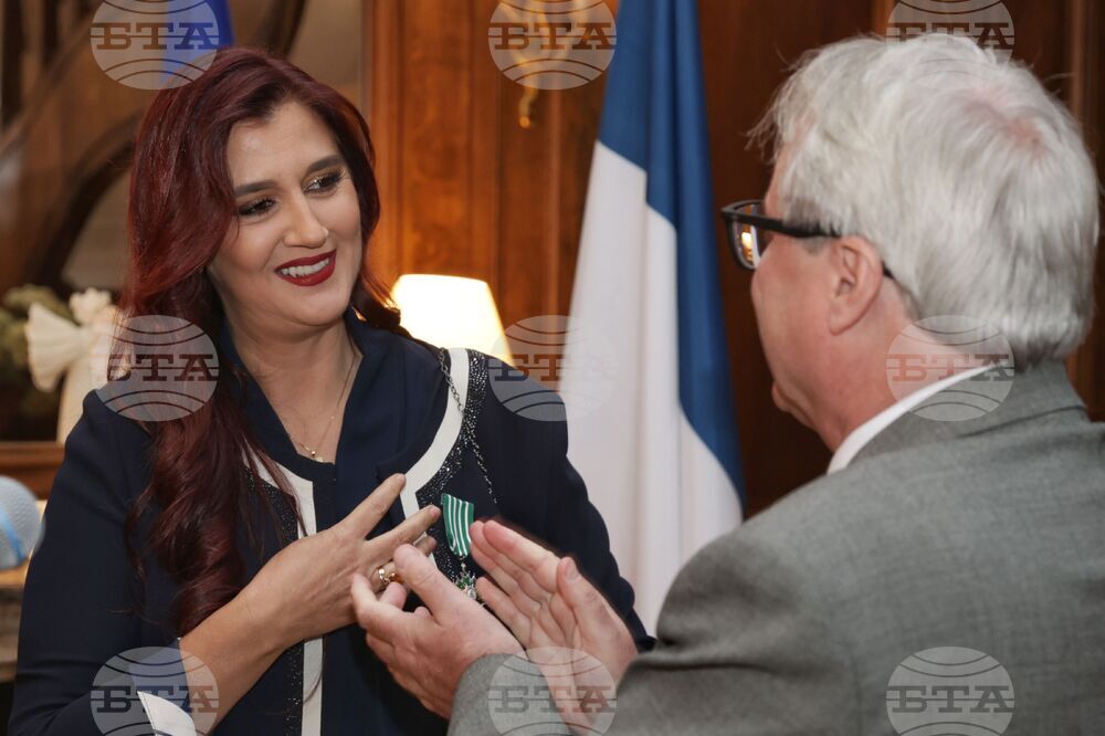 Посолство на Франция - Диана Добрева - орден „Рицар на изкуствата и литературата“