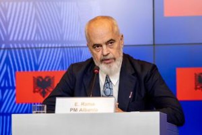 АТА: Отварянето на пет ключови преговорни глави е крайъгълен камък в общия път към пълно европейско обединение, каза албанският премиер Еди Рама