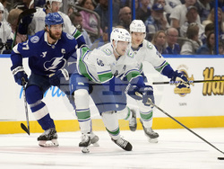 Canucks Lightning Hockey