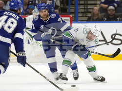 Canucks Lightning Hockey