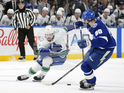 Canucks Lightning Hockey
