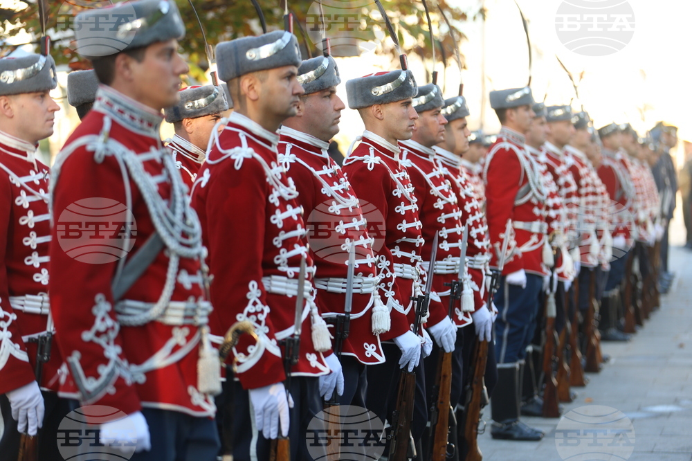 Паметник на летеца - празник на ВВС - поднасяне на венци