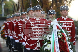 Паметник на летеца - празник на ВВС - поднасяне на венци