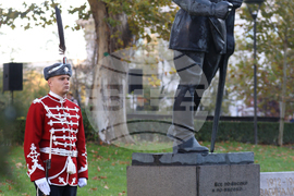 Паметник на летеца - празник на ВВС - поднасяне на венци