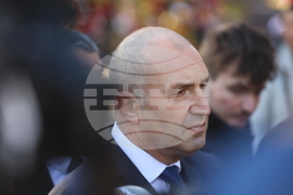 Паметник на летеца - празник на ВВС - поднасяне на венци - Румен Радев