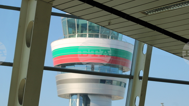 "Райънеър" излезе с позиция по случая със сваленото от борда на самолет семейство с дете в инвалидна количка