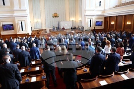 Парламент – заседание - минута мълчание
