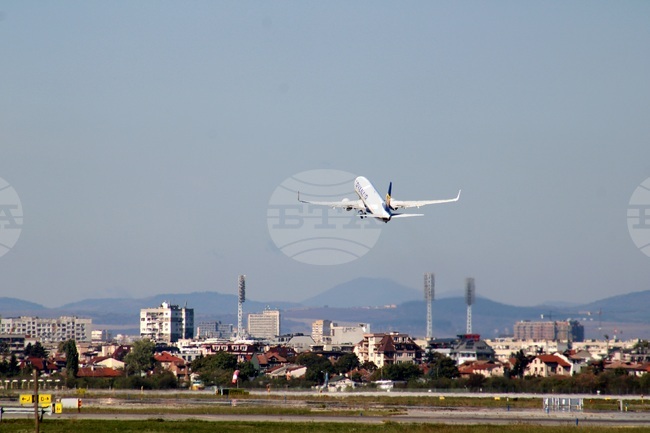 През юни над небето на София са изпълнени 5875 полета, най-предпочитаните дестинации са Лондон, Виена, Франкфурт, Истанбул и Милано