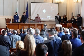 Парламент – заседание - минута мълчание