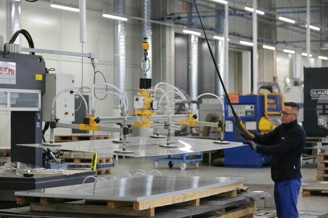 Japanese Delegation Explores Sofia-Bozhurishte Industrial Park, Visits Multivac Production Facilities