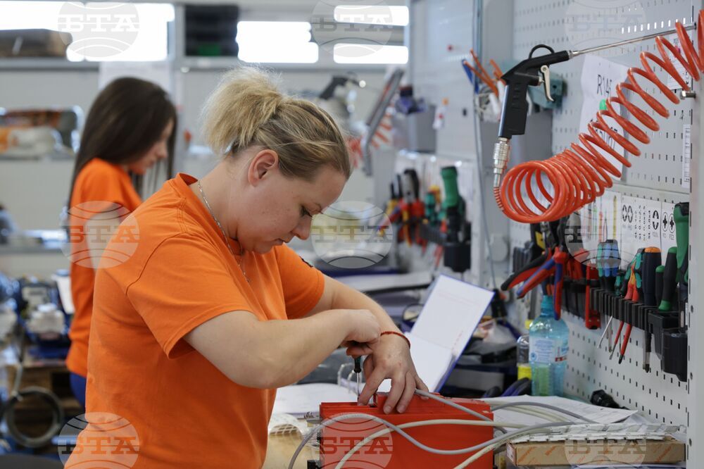 ЕК очаква по-висок растеж на икономиката на България през тази година, но и забавяне в ръста на възнагражденията