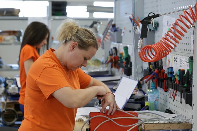 За над 10 500 човека през последните шест години са осигурени по-добри условия на работа в предприятия, съобщи социалното министерство