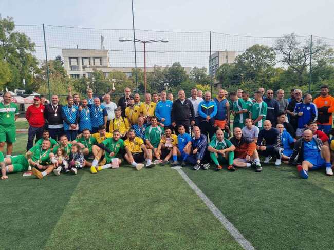 Община Стара Загора: Берое 1916 победи отбора на Бурса на Балканиадата по футбол за ветерани в Стара Загора 