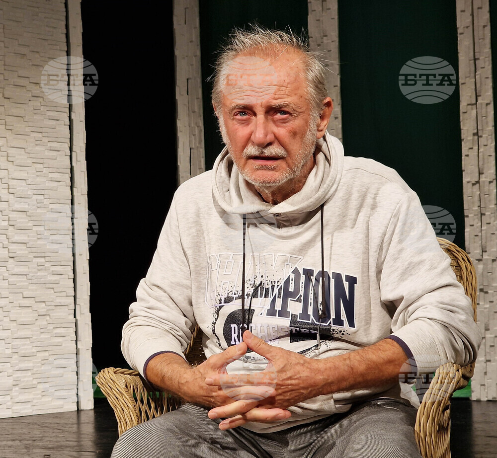 Театърът в Хасково отбелязва юбилея на актьора и режисьор Иван Савов с панорама от филми с негово участие